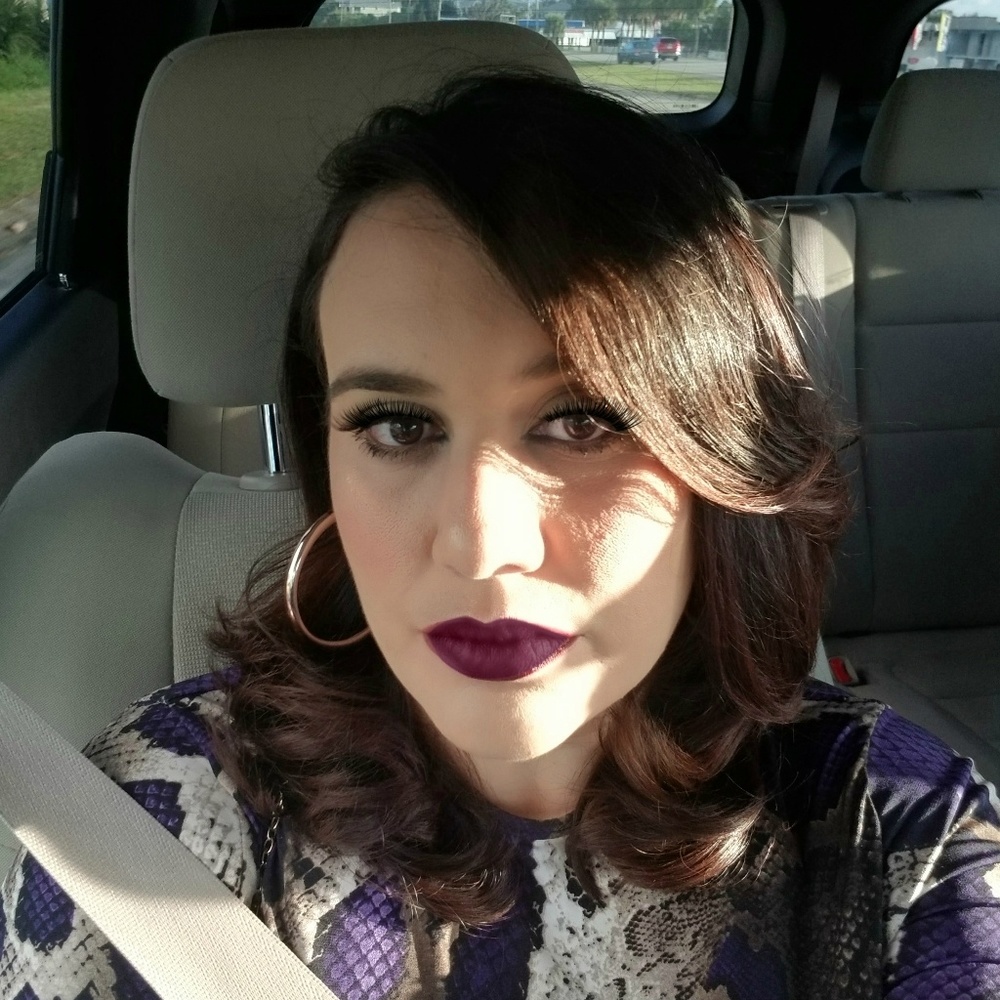 Meet your Posher, Elizabeth